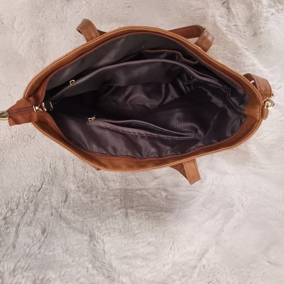 Modern + Chic Oversized Multi Compartment Vegan Leather Tote - Picture 3 of 7